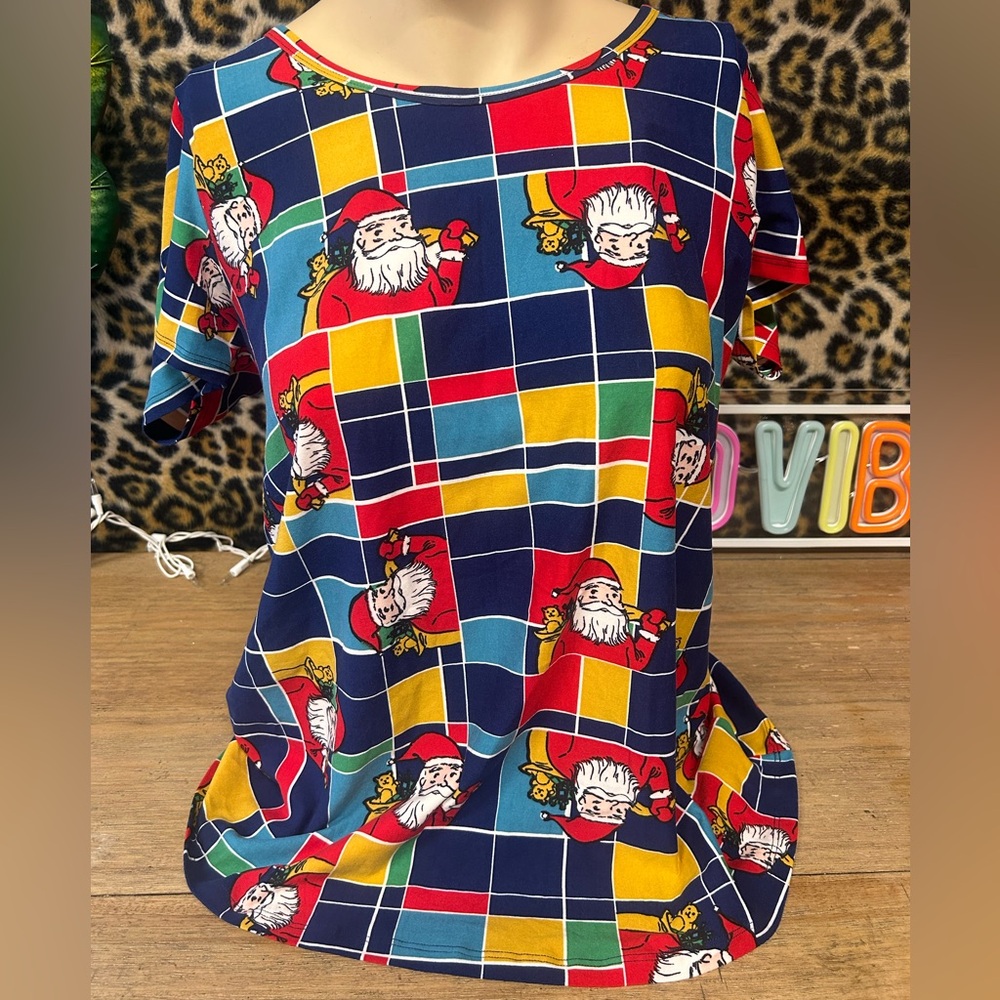 Fun Santa tee new ❤️